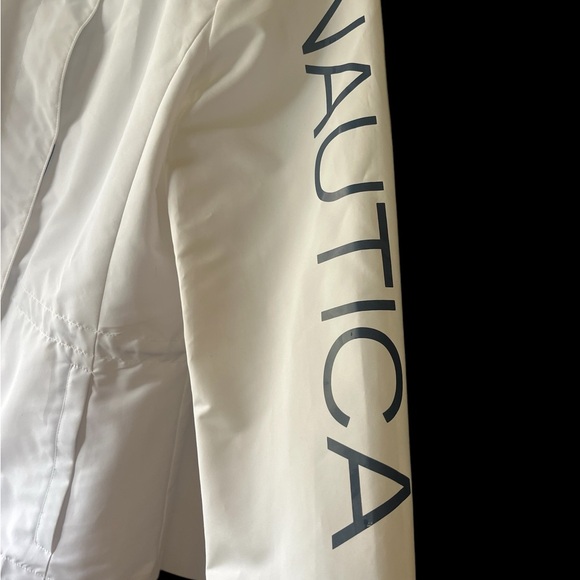 Nautica brand sailing jacket. In perfect condition! - Picture 6 of 6